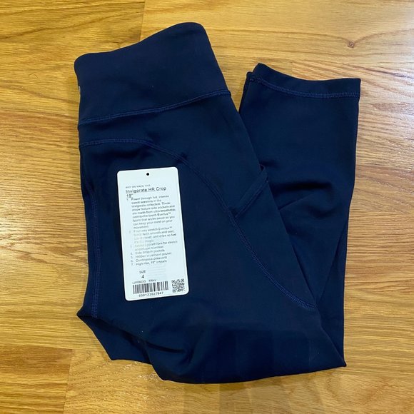 Lululemon Invigorate HR Crop 19" in Navy Blue - Picture 5 of 6